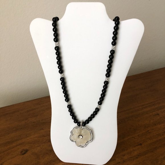 Kenneth Jay Lane Black Pearl Statement Necklace - Picture 1 of 11